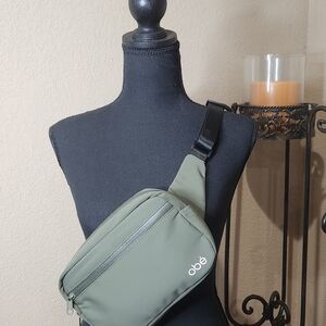 Obe Belt Bag with Adjustable Straps‎